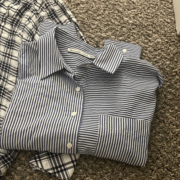 Lot Abercrombie & Fitch blue and White Striped, Talbots button down set 2 - Picture 3 of 4